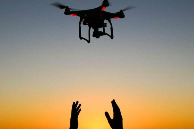 無人機(jī)新手怎么學(xué)？有沒有新手1000元以內(nèi)無人機(jī)推薦？